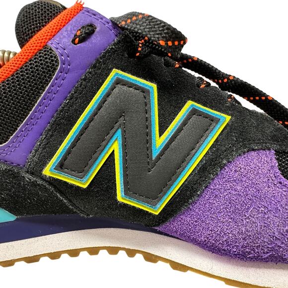 Athletic_Shoes